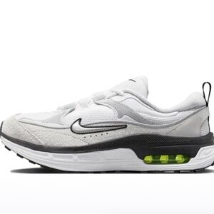 EUC Nike Air Max Bliss in size 9.5 US Women's